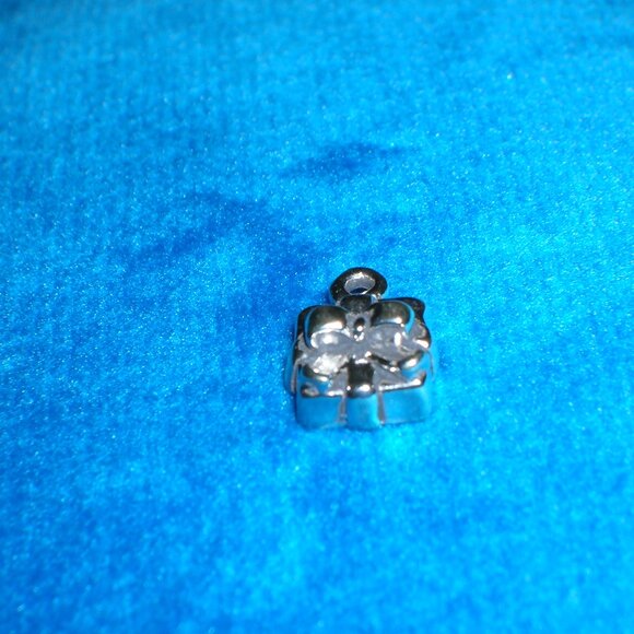 Sterling silver gift charm - Picture 2 of 6